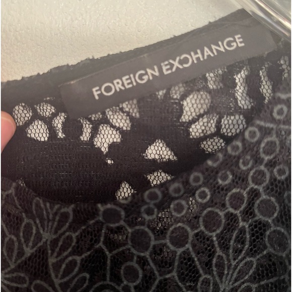 Lace crop top size small - Picture 3 of 4